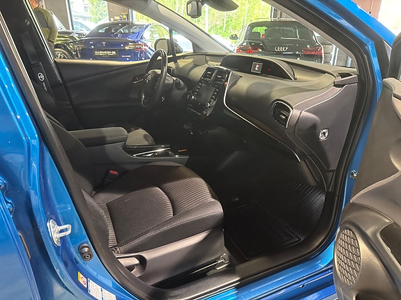 Toyota Prius 28 of 29