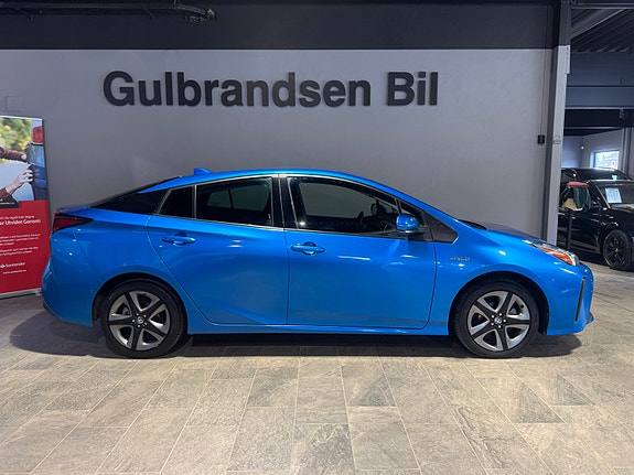Toyota Prius 4 of 29