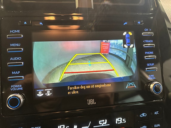 Toyota Prius 14 of 29