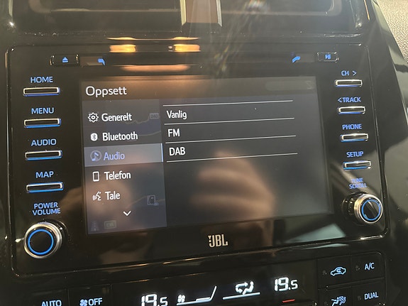 Toyota Prius 16 of 29