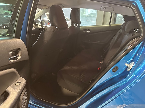Toyota Prius 25 of 29
