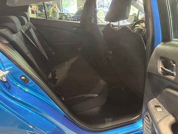 Toyota Prius 27 of 29