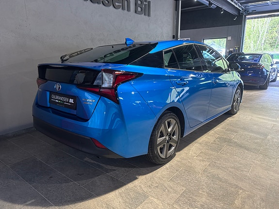 Toyota Prius 5 of 29