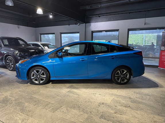 Toyota Prius 8 of 29