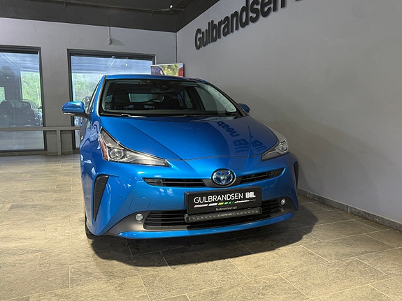 Toyota Prius 2 of 29