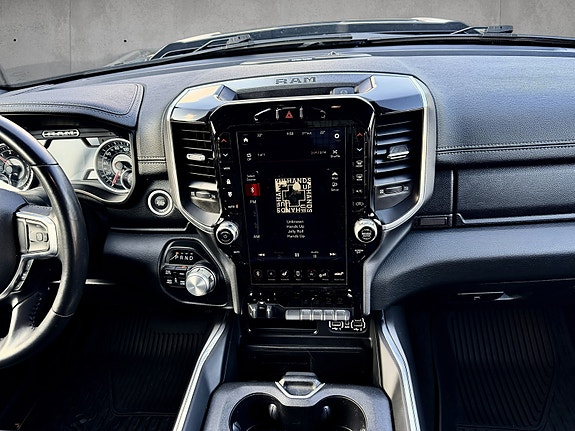 Dodge RAM 1500 13 of 19