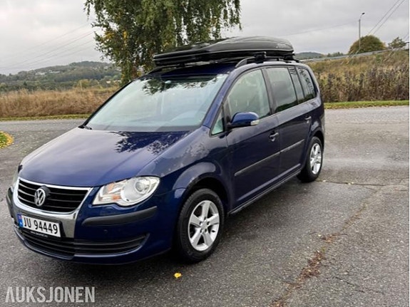 Volkswagen Touran 4 of 25