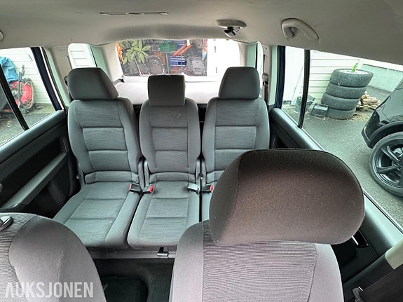 Volkswagen Touran 21 of 25
