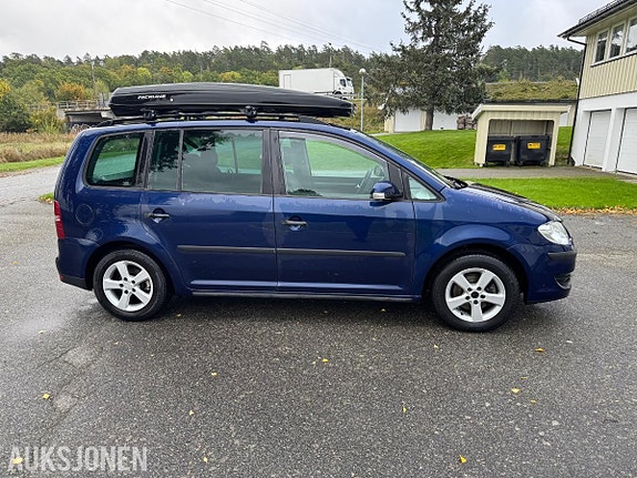Volkswagen Touran 9 of 25