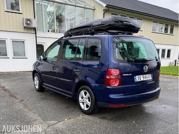 Volkswagen Touran 6 of 25