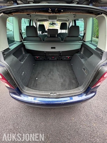 Volkswagen Touran 22 of 25