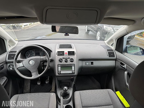 Volkswagen Touran 18 of 25