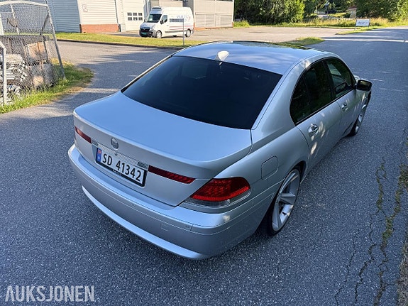 BMW 7-Serie 9 of 25