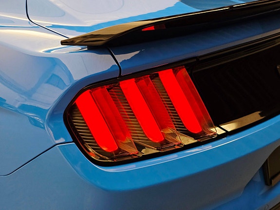 Ford Mustang 18 of 30