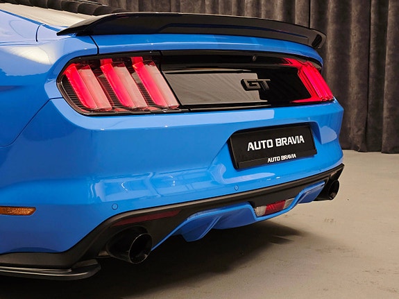 Ford Mustang 21 of 30