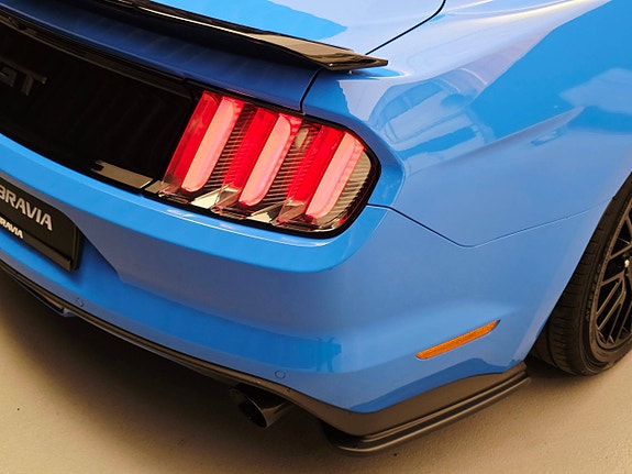 Ford Mustang 23 of 30