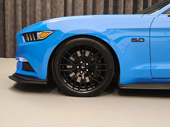 Ford Mustang 13 of 30