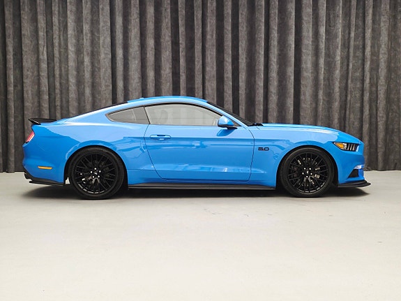 Ford Mustang 8 of 30