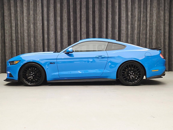 Ford Mustang 4 of 30