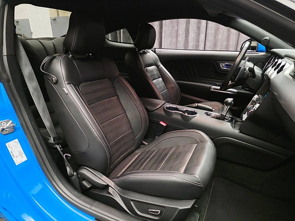 Ford Mustang 29 of 30