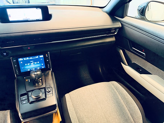 Mazda MX-30 8 of 16