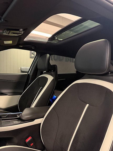 Kia EV6 12 of 30