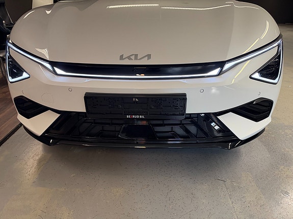 Kia EV6 5 of 30