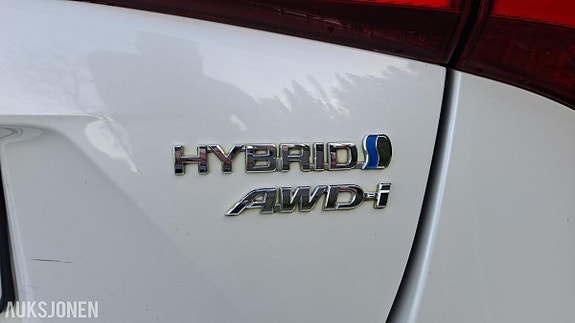 Toyota Prius 9 of 17