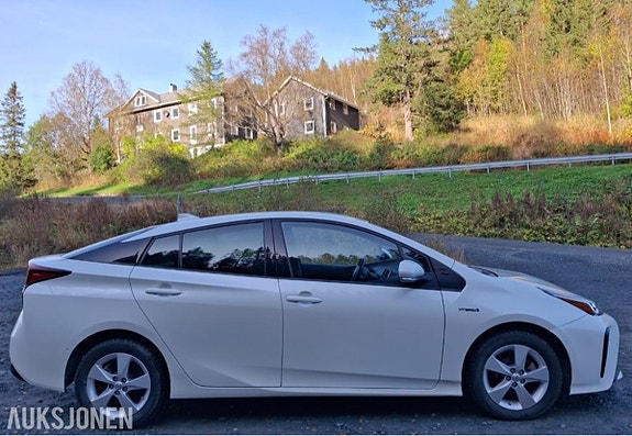 Toyota Prius 5 of 17
