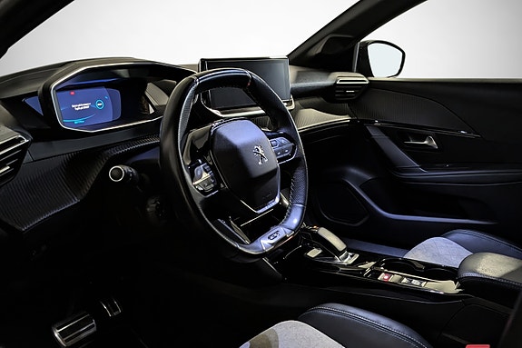 Peugeot e-208 12 of 25
