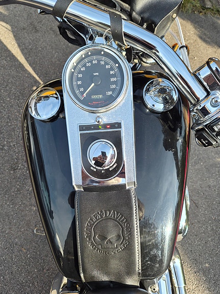 Harley-Davidson FXDWG Dyna Wide Glide 8 of 9