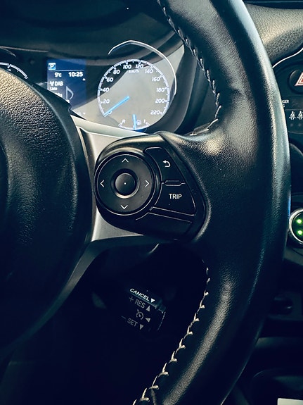 Toyota Yaris 21 of 29