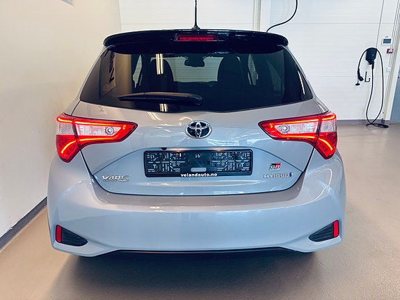 Toyota Yaris 9 of 29