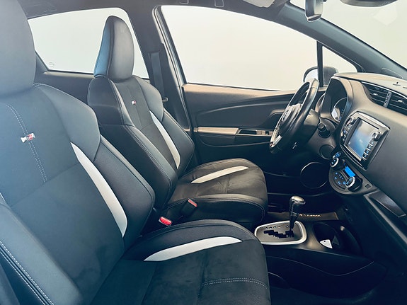 Toyota Yaris 10 of 29