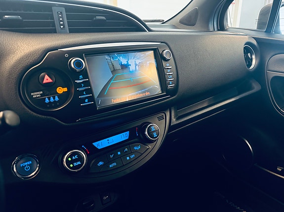 Toyota Yaris 14 of 29