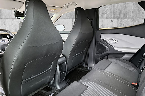 Ford Explorer 15 of 27