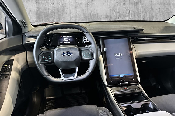 Ford Explorer 16 of 27