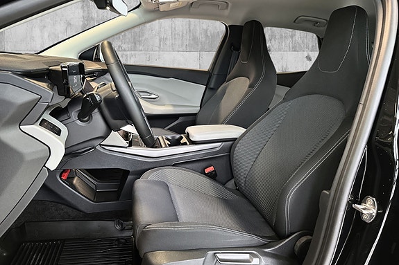 Ford Explorer 12 of 27