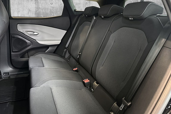 Ford Explorer 14 of 27