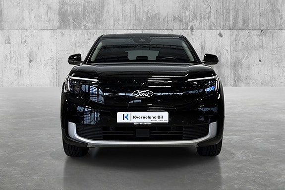 Ford Explorer 2 of 27
