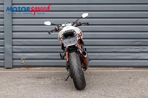 KTM 1290 Super Duke R 6 of 8