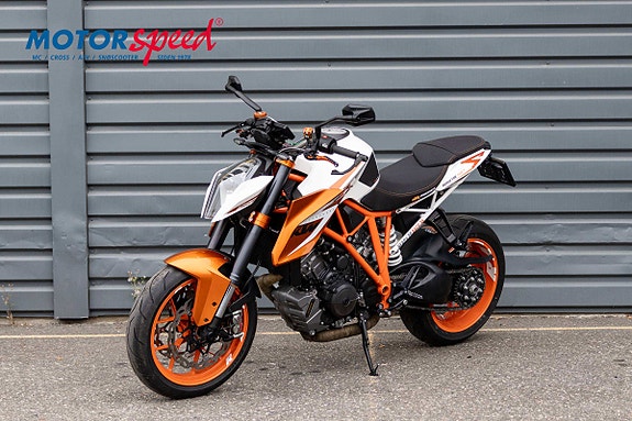 KTM 1290 Super Duke R 4 of 8