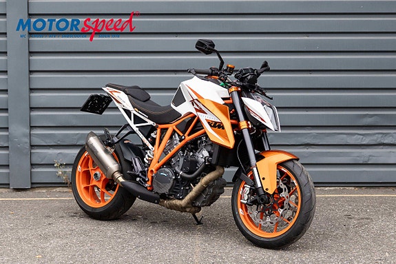 KTM 1290 Super Duke R 2 of 8