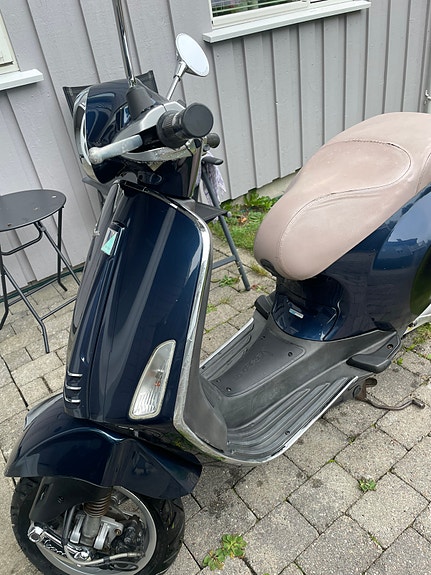 Vespa Primavera 50 2 of 7