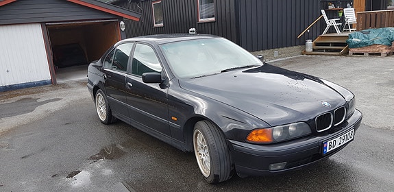 BMW 520i 4 of 14