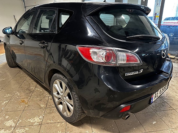 Mazda 3 2 of 28