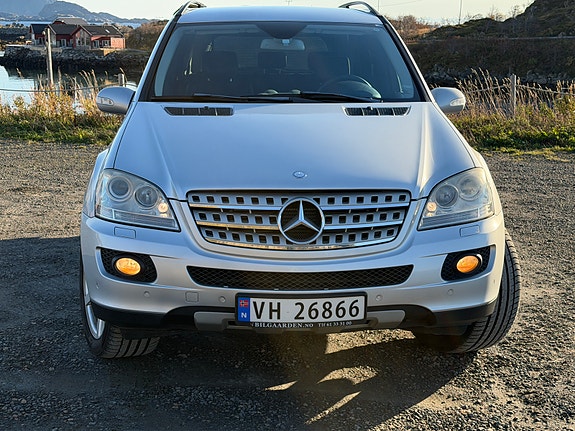 Mercedes-Benz ML280 3 of 24