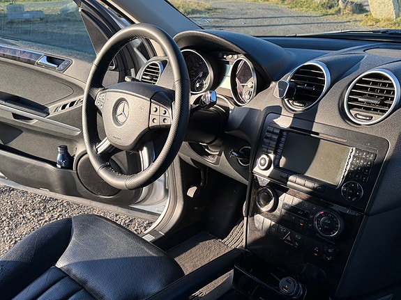 Mercedes-Benz ML280 17 of 24