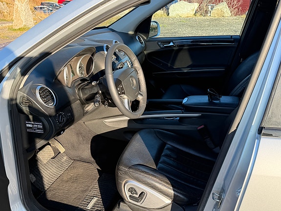 Mercedes-Benz ML280 13 of 24