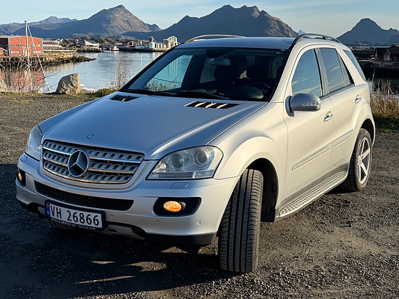 Mercedes-Benz ML280 2 of 24